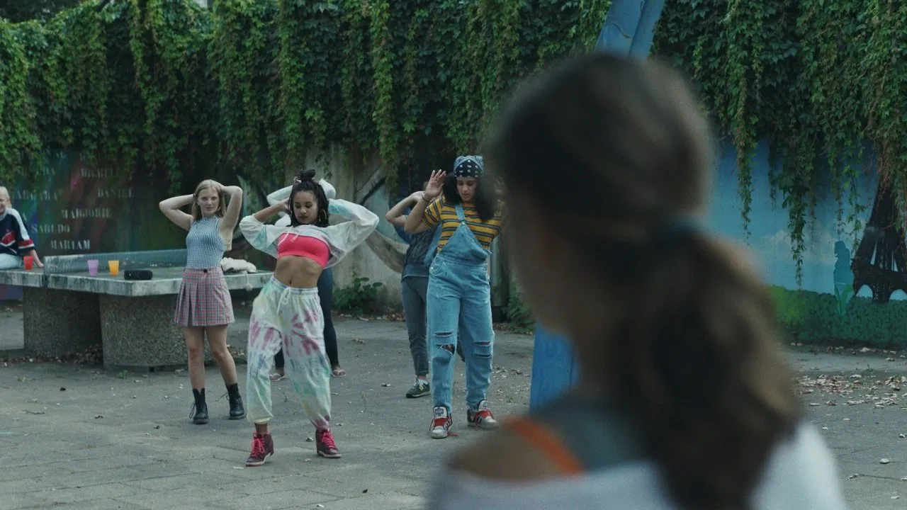 Lioness Movie Screenshot 1